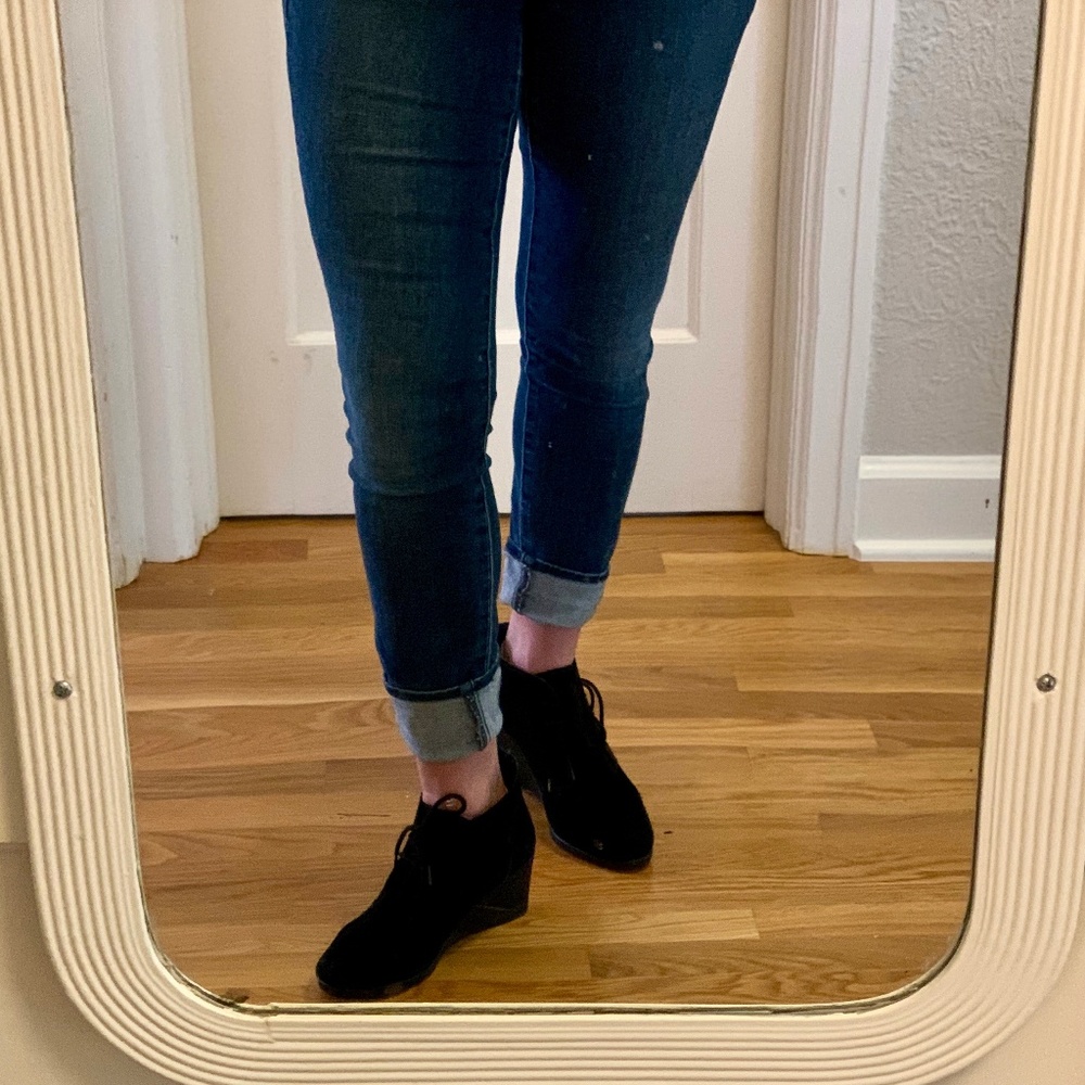 Crocs Women's Leigh Suede Wedge Shootie Boot